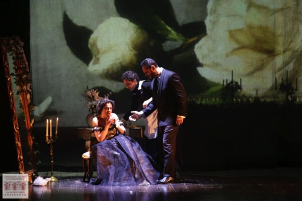 La Traviata: trionfo al Teatro Pirandello