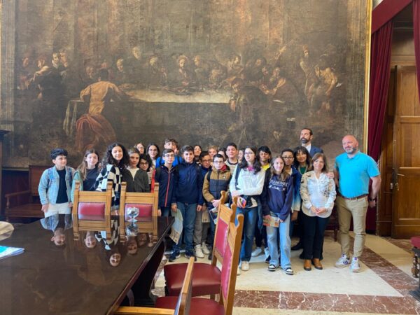 Studenti Erasmus alla scuola media Mazzini in visita a Palazzo Zanca