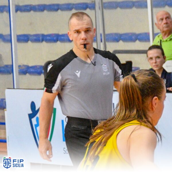 Alessandro Lorefice arbitra la finale scudetto U17F: i complimenti del CR Sicilia