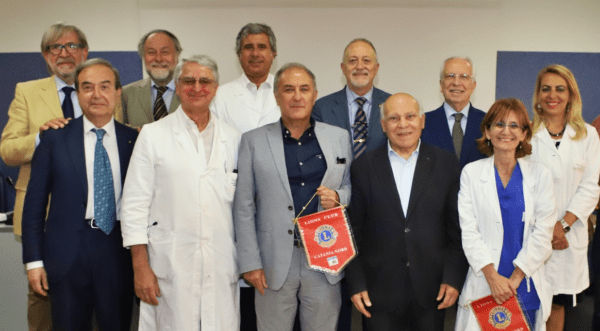 Donazione Club Lions Catania Nord alla Neonatologia Garibaldi-Nesima: Smartphone per lo screening visivo