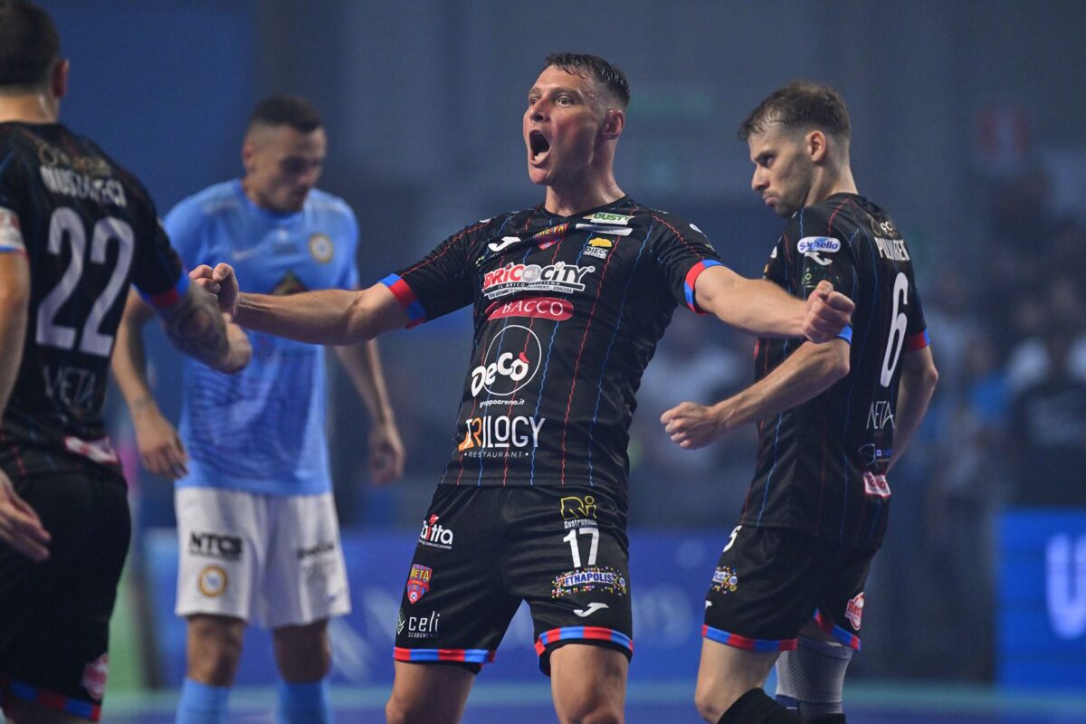 Il Napoli vince il primo round contro il Meta Catania: 5-3