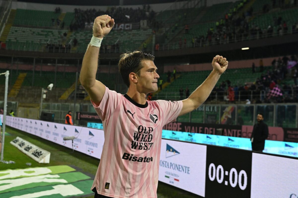 Jacopo Segre premiato come miglior giocatore del Palermo FC 2023-24.