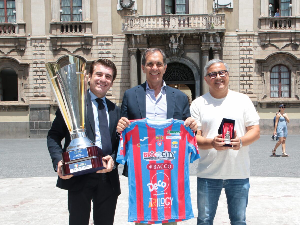 La Meta Catania Calcio a 5 festeggia il titolo di Campione d'Italia con il sindaco Trantino