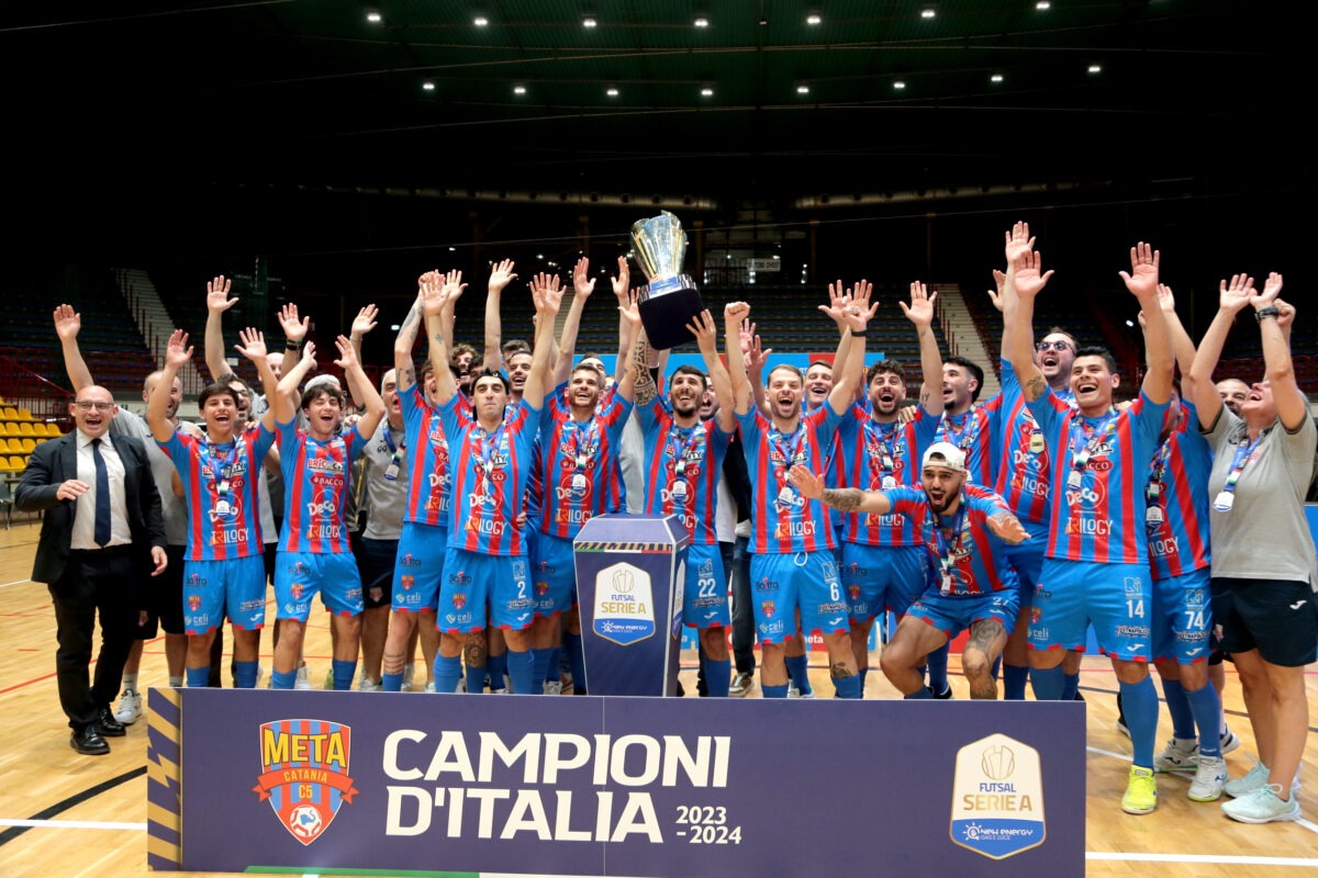 Meta Catania Calcio a 5 trionfa al PalaCatania: festa, emozioni e Coppa da Campioni d'Italia