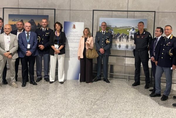 Mostra fotografica "Le Ali della Polizia" inaugurata all'aeroporto di Cagliari