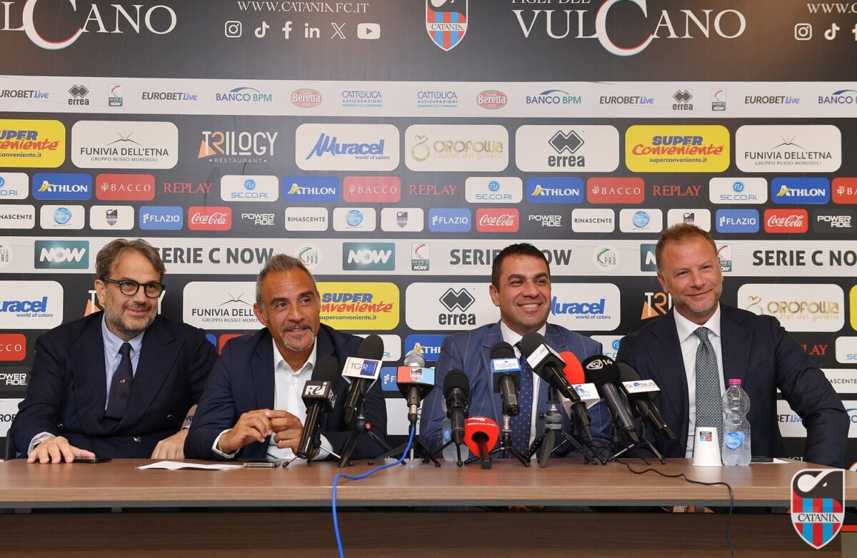Presentazione ufficiale del nuovo allenatore Domenico Toscano: il Catania FC guarda al futuro