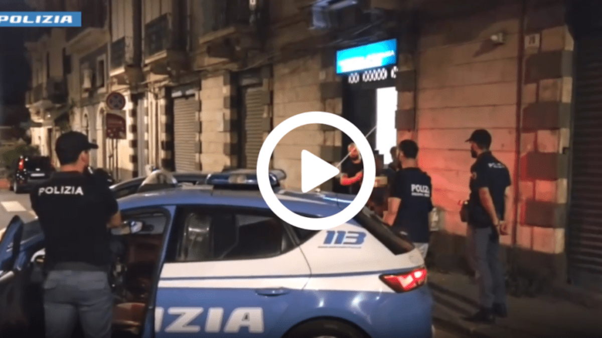 Violenza Sessuale 28enne Aggressione Pietra Tubo Polizia Video Porto di Catania Nigeriano 118 Piazza Lanza