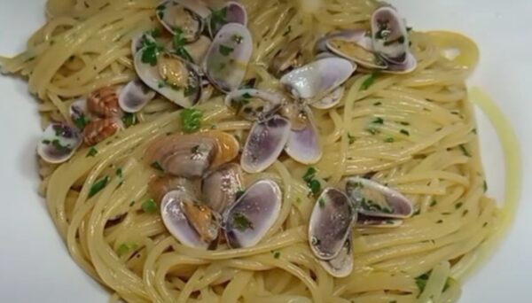 Spaghetti alle telline, un primo estivo molto apprezzato a Catania