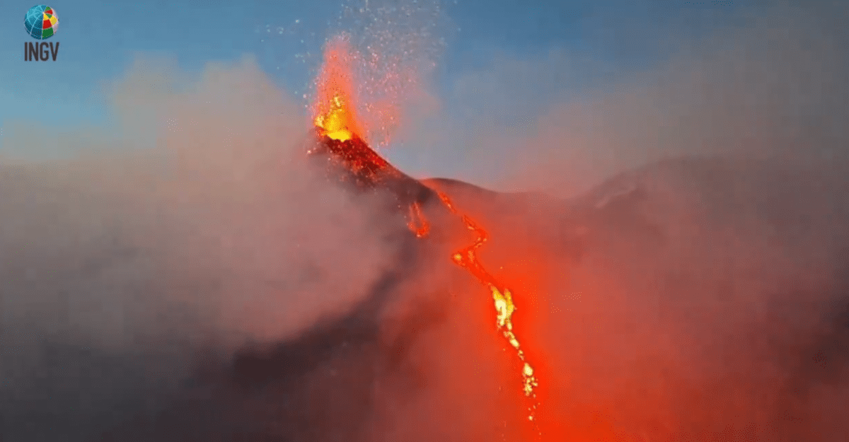 Emergenza cenere: voli deviati da Catania a Palermo. -