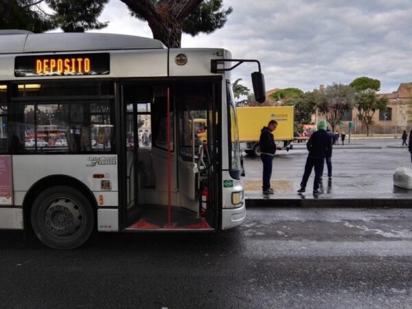 Oggi si fermano treni e bus per 8 ore: è sciopero nazionale dei trasporti!