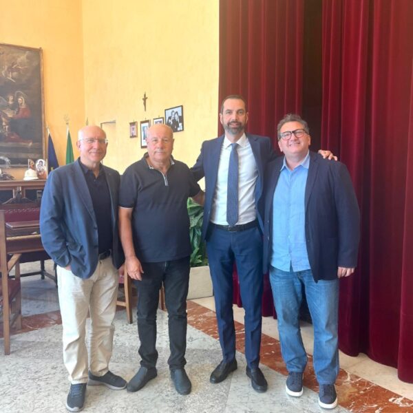 Incontro positivo tra Amministrazione Basile e Gruppo storico Vara e Giganti per il futuro degli eventi a Messina.