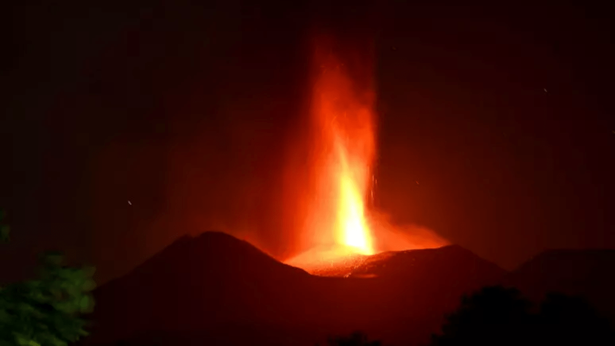 Fase parossistica Etna conclusa: riaperto l’Aeroporto di Catania