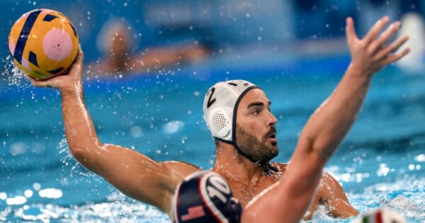 Pallanuoto maschile: Italia e Croazia si sfidano a Parigi 2024, scopri quando e dove non perdere il grande incontro olimpico!