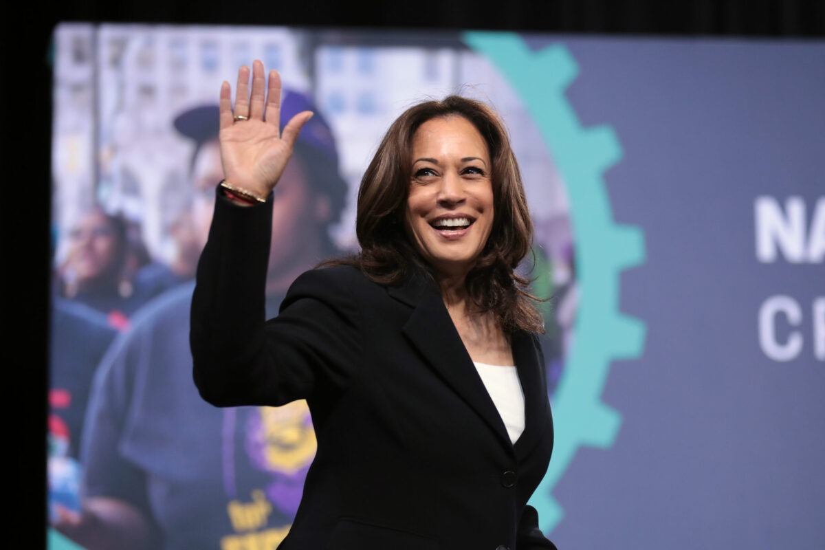 Scopri Chi è Kamala Harris: Presidente per un'ora e mezza e Prossima Sfida a Trump! - 