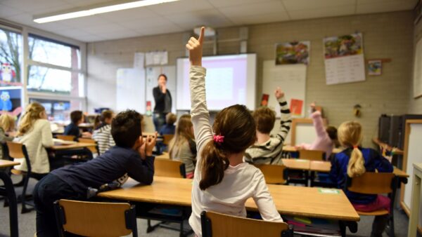 A Bolzano una nuova classe mista per proteggere i madrelingua tedesca: il Pd accusa di ghettizzazione e di contrarietà alla Costituzione.