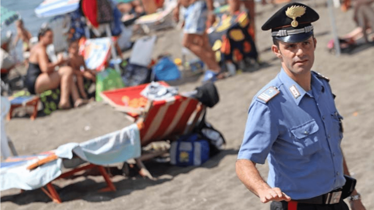 Ferragosto di terrore nel Palermitano: 19enne denuncia abusi in spiaggia