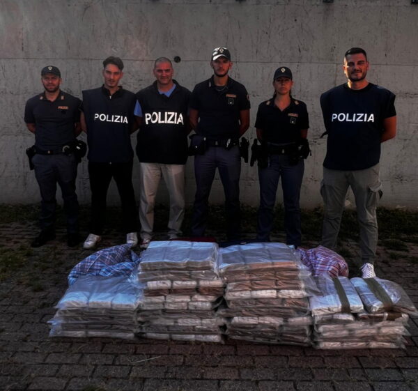 Arrestato un 55enne a Milano con un quintale e mezzo di hashish nascosto tra i copertoni!