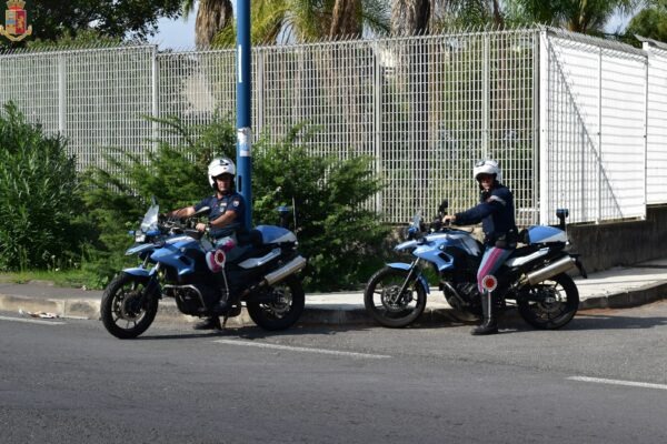 Due parcheggiatori abusivi individuati grazie all'app Youpol e sanzionati dalla Polizia di Stato!