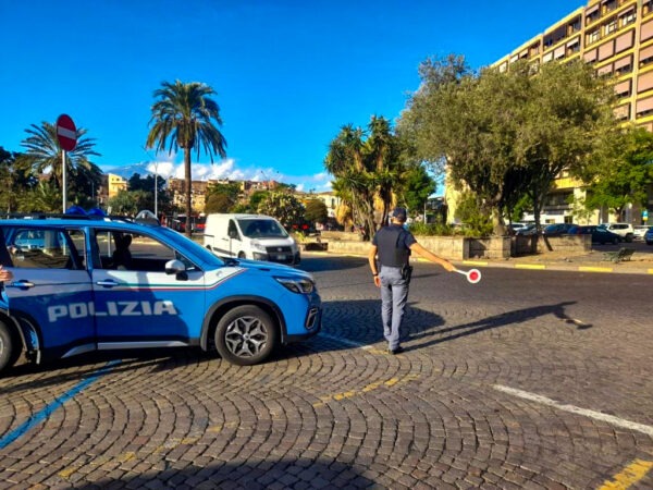 Ferragosto: il Questore emette l'ordinanza per garantire ordine e sicurezza pubblica, intervengono anche le specialità e l'elicottero della Polizia di Stato!