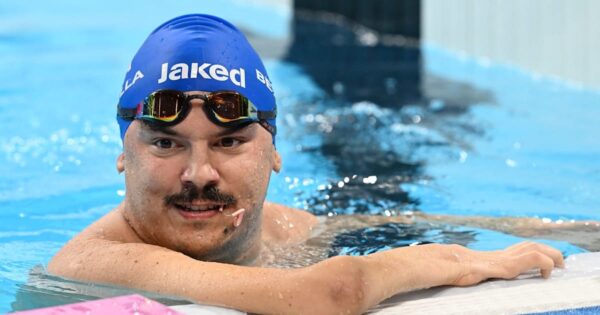 Francesco Bettella conquista l'argento nei 50m dorso S1 ai Giochi Paralimpici di Parigi 2024 con una straordinaria doppietta!