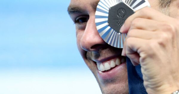 Gregorio Paltrinieri conquista l'argento nei 1500m stile libero ai Giochi di Parigi 2024! Una leggenda del nuoto!