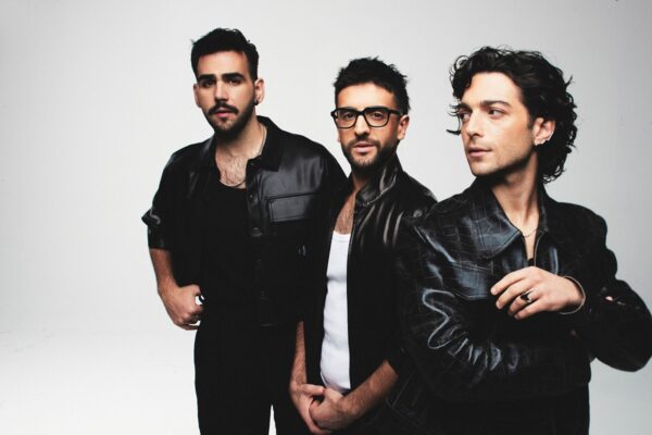 Il Volo cattura la magia del Natale con un concerto speciale il 31 agosto: tutti invitati a indossare il dress code invernale!