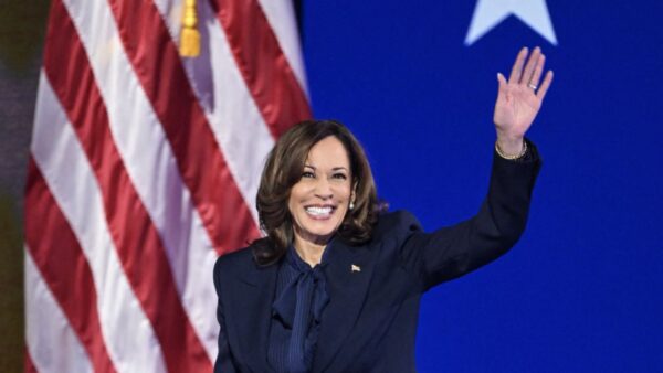 Kamala Harris accetta la nomination e si propone come Presidente per tutti gli americani!