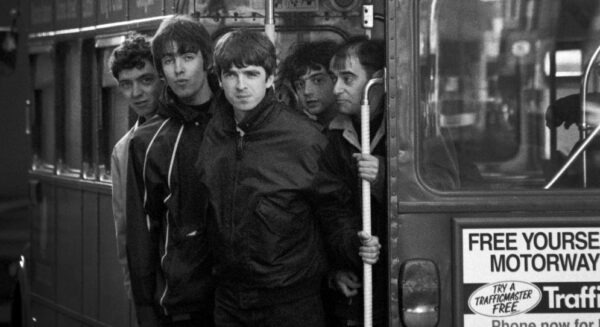 Oasis tornano insieme e i fan esplodono di gioia: i social si riempiono di post entusiasti!