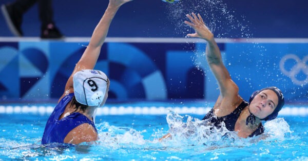 Pallanuoto femminile: Italia-Spagna, il grande incontro del Setterosa a Parigi 2024! Scopri quando e dove seguire l'ultima sfida del girone.