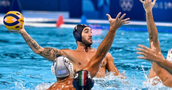 Pallanuoto maschile: Italia-Ungheria, il grande scontro nei quarti di finale del Settebello a Parigi 2024. Scopri quando e dove seguire la partita!