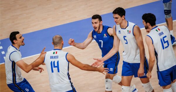 Pallavolo maschile: l'Italia sfida gli USA nella finale per il bronzo! Scopri quando e dove seguire la partita degli azzurri a Parigi 2024.