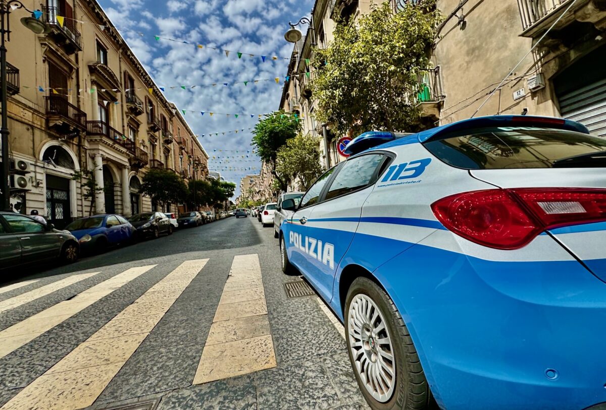 Poliziotti all'azione: furto d'auto sventato, ladro denunciato e veicolo restituito al proprietario!