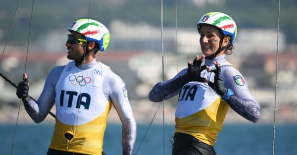 Ruggero Tita e Caterina Banti si tuffano nell'oro a Parigi 2024: bis Olimpico nel Nacra 17!