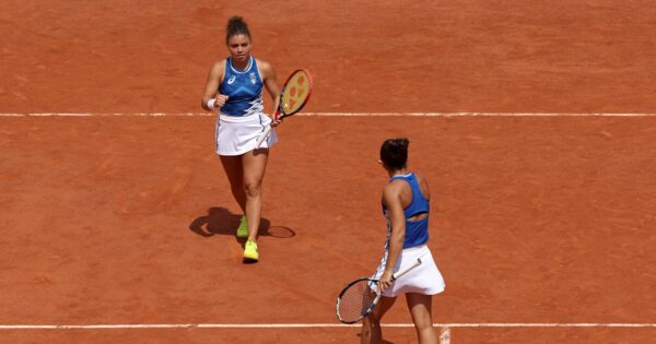 Sara Errani e Jasmine Paolini raggiungono le semifinali a Parigi 2024: scopri il programma, gli orari e come seguire le emozionanti gare del 2 agosto ai Giochi Olimpici!