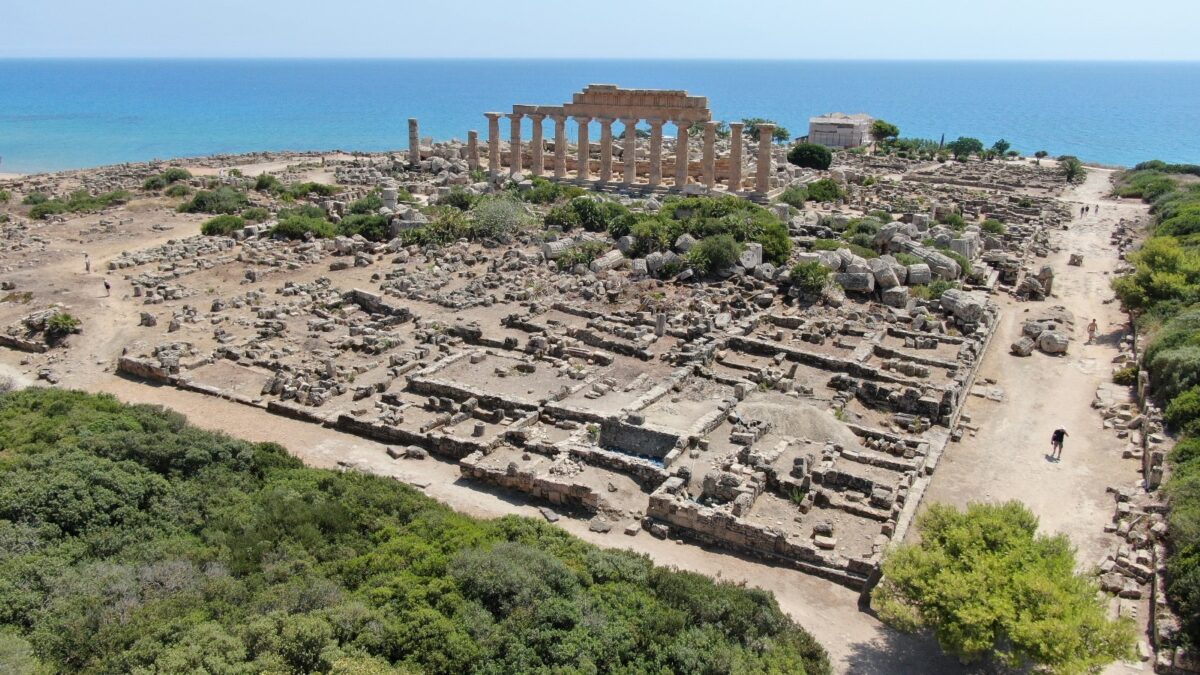 Selinunte risplende di nuove meraviglie: scoperto un piccolo tempio, Scarpinato esalta il valore della scoperta!