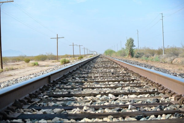 Treni in tilt: Alta Velocità sospesa e ritardi fino a 90 minuti a causa di un evento drammatico a Termini!