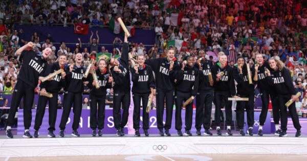 Un legame d'oro: ritorni, amicizie e cuori intrecciati per la vittoria dell'Italvolley ai Giochi Olimpici di Parigi 2024 nella pallavolo femminile