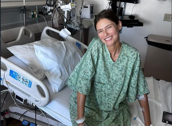 Bianca Balti sorprende i suoi fan con una notizia toccante: combattendo il cancro alle ovaie per il bene delle sue figlie!