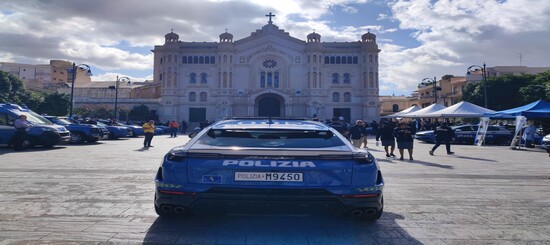 Celebrazione e Solidarietà: La Polizia di Stato in Festa per San Michele Arcangelo a Reggio Calabria