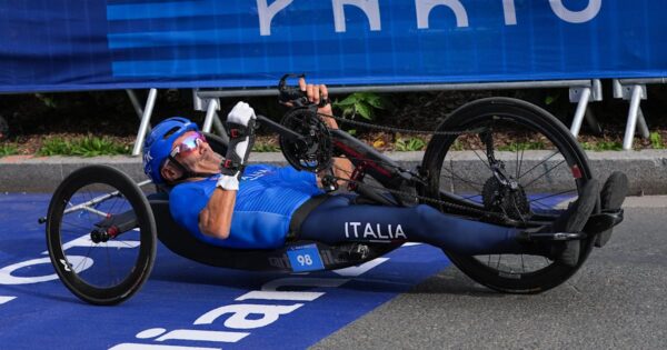 Ciclismo italiano in festa: la staffetta mista azzurra H1-5 conquista l'argento ai Giochi Paralimpici di Parigi 2024!