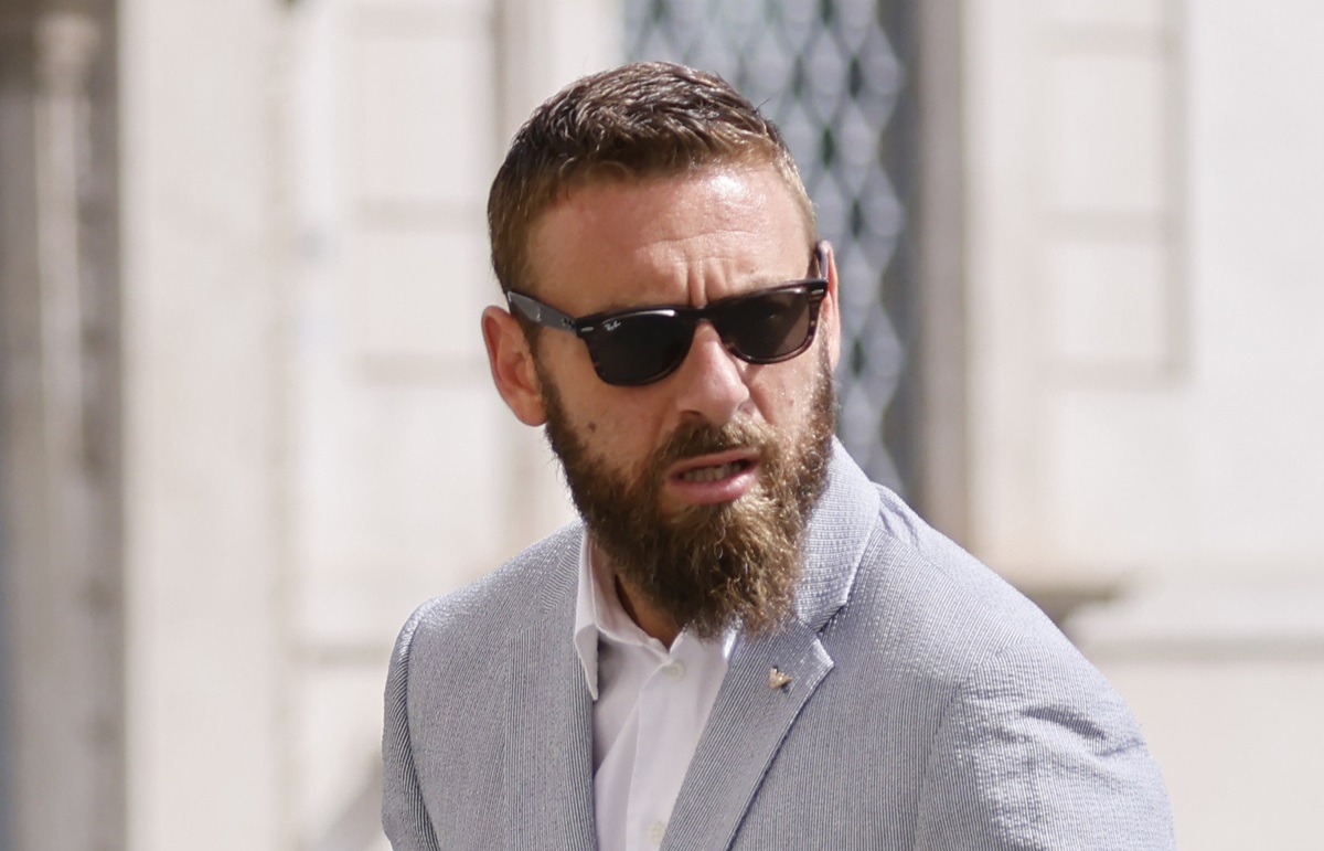 De Rossi e l’addio inatteso che ha segnato la storia della Roma: Capitan Futuro si fa passato.