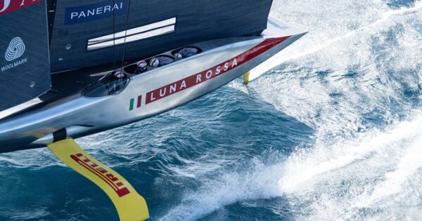 Eccoci pronti per la finale della Louis Vuitton Cup 2024: Luna Rossa e Britannia si sfidano per la gloria!