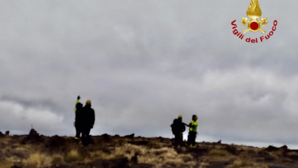 Paura per due escursionisti dispersi sull’Etna: elisoccorso presso la grotta del Gelo