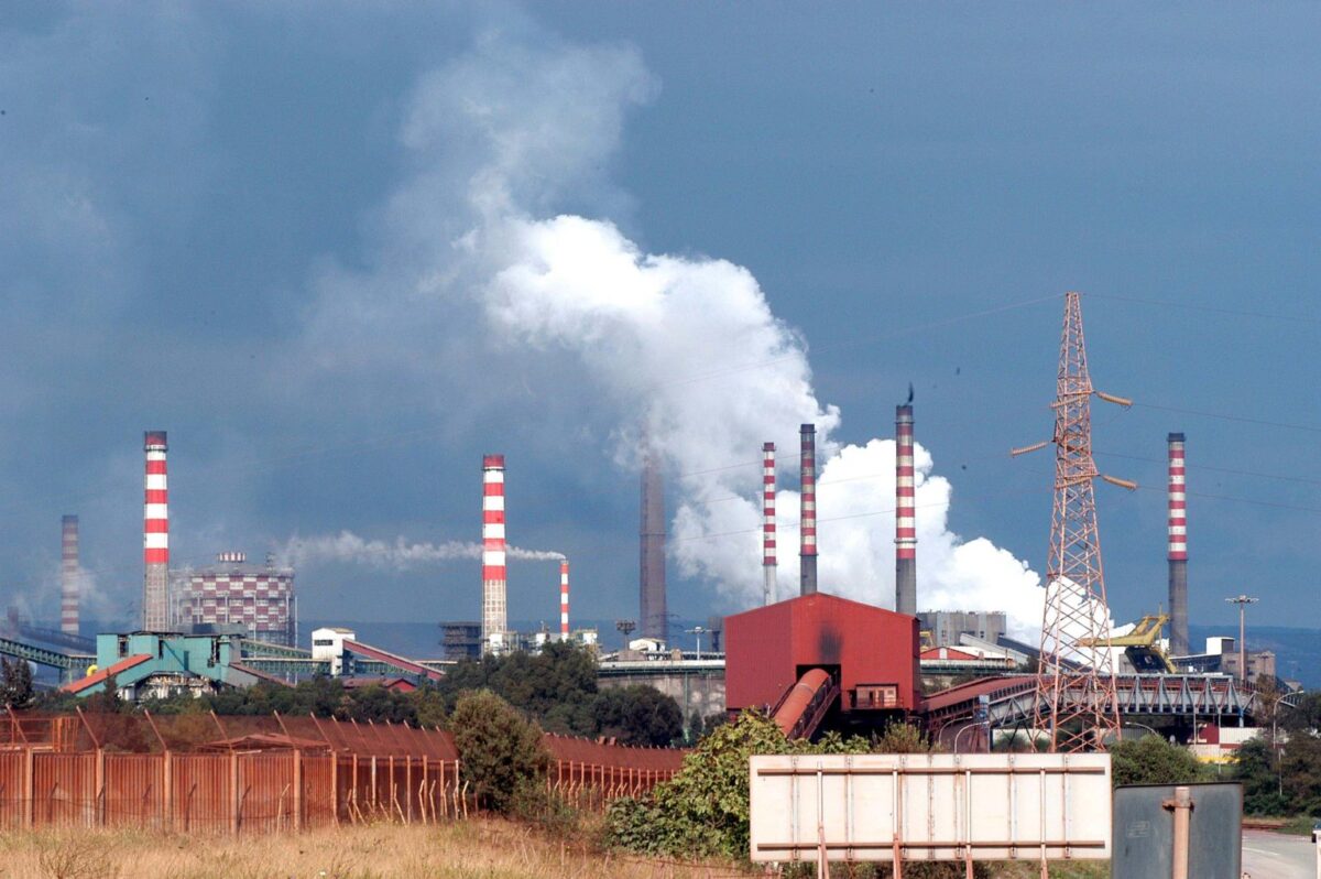 Ex Ilva, annullata la sentenza di primo grado: Bonelli mette in dubbio l'inquinamento.