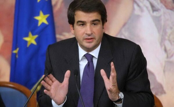 Fitto assume il ruolo di vicepresidente esecutivo per Coesione e Riforme nell'Unione Europea!