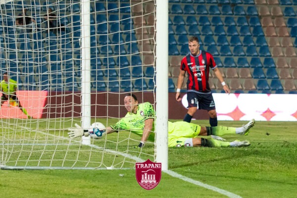 Il Trapani festeggia una grande vittoria contro il Crotone!