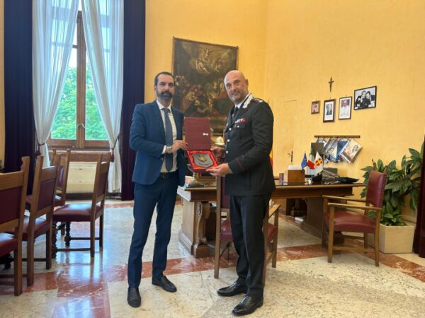 Incontro ufficiale a Palazzo Zanca: il sindaco Basile accoglie il nuovo Comandante provinciale dei Carabinieri di Messina!