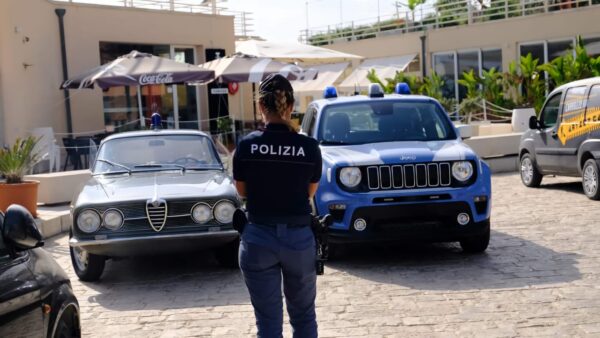 La Polizia di Stato si unisce alla XXVII edizione dell'Autogiro della Provincia di Ragusa, un evento da non perdere organizzato dalla Veteran Car Club di Ragusa!