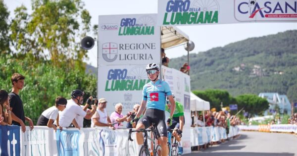 La nuova stella del ciclismo: Lorenzo Mark Finn conquista l'oro ai Mondiali juniores!