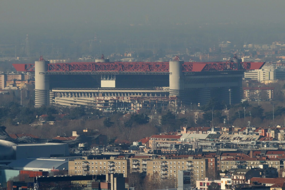 Milano perde la finale di Champions 2027: le polemiche infuriano nel Comune